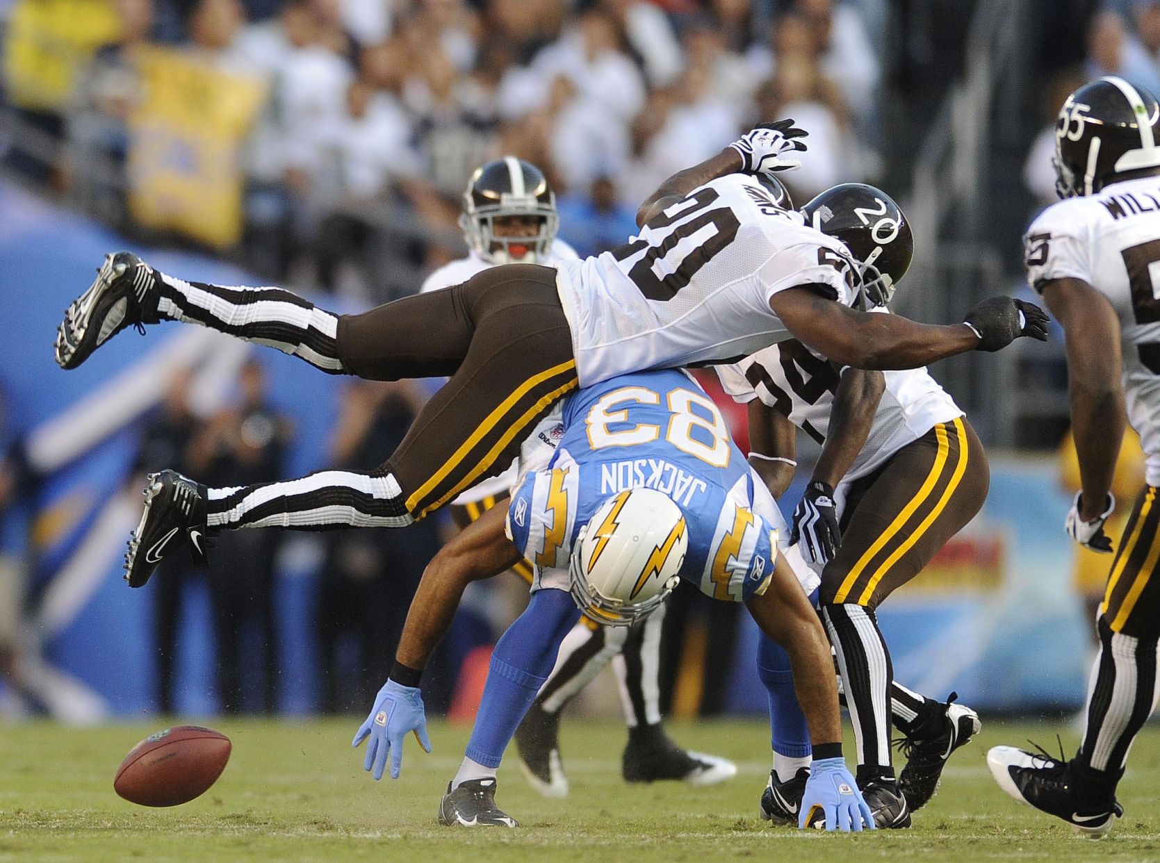 Denver Broncos Safety Brian Dawkins breaks of a pass to Vincent Jackson of the San Diego Chargers during the first quarter on Monday, October 19, 2009 at Qualcomm Stadium in San Diego, California. At the half Denver trailed 20-17. The Gazette, Bryan O